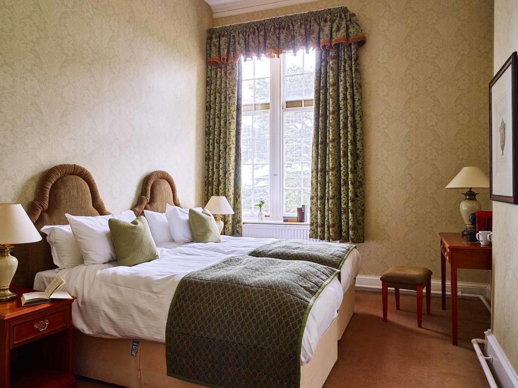 ברודוויי Dumbleton Hall Hotel מראה חיצוני תמונה