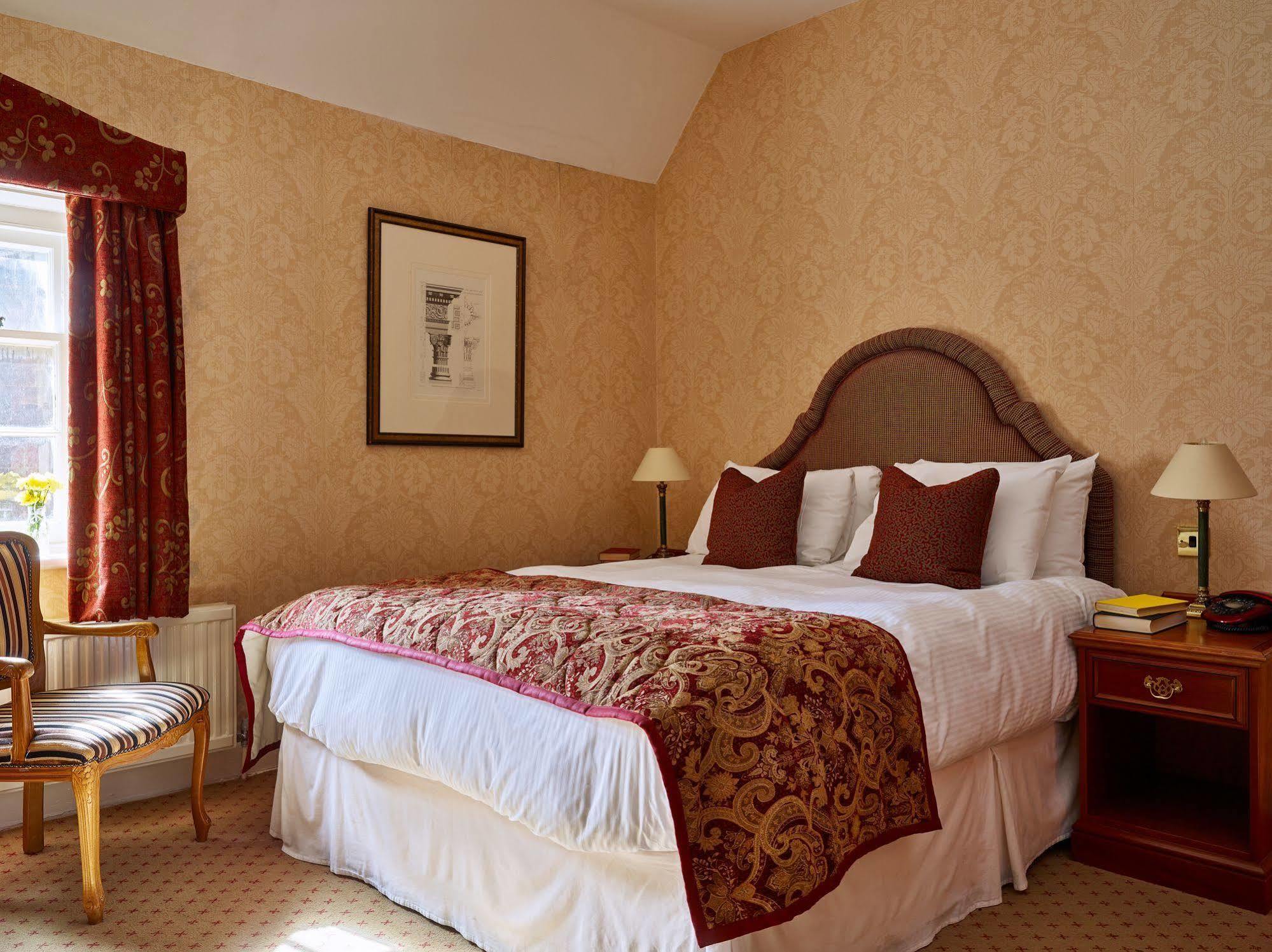 ברודוויי Dumbleton Hall Hotel מראה חיצוני תמונה
